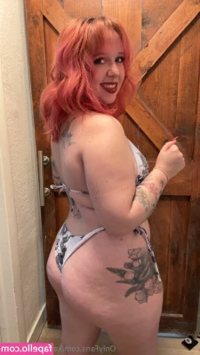 kacyk18 - Pretty shaved kitty for you to drool over 💕