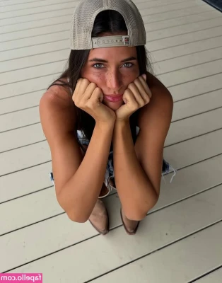 Anna Toohey [ anna-toohey ] - Butt, foreskin, balls & wanking!
