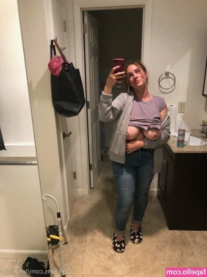 LeeAnne - Wanna see me touch myself Daddy?  You know what to do 👇👅