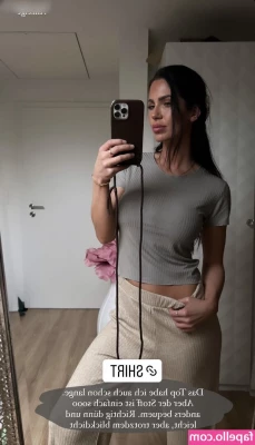 Bella Kraus [ bella-kraus ] - for my finger and toe lovers
