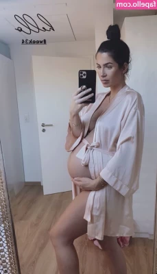 Bella Kraus [ bella-kraus ] - Good morning with a view