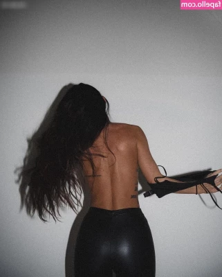 Bella Kraus [ bella-kraus ] - I prefer your eyes on me