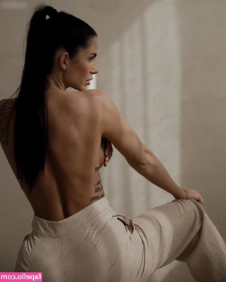 Bella Kraus [ bella-kraus ] - Tights with no panties tease😜