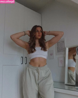 Cora Niemeyer [ cora-niemeyer ] - Wanna ride with me to the gym