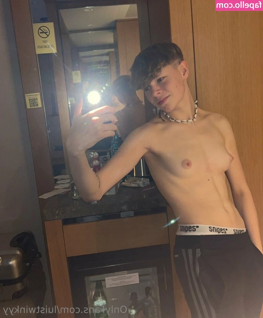  [ luistwinkyy ] - Did someone turn the temperature up?🥵🤭