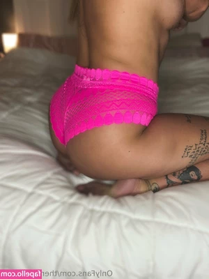 therealaliciad1 - Massaggio sexy con lubrificante 😏  Sexy massage with lubricant 😏