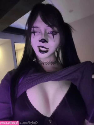 Isofigirl - haven't fucked my ass with a dildo in over a year. it felt so good