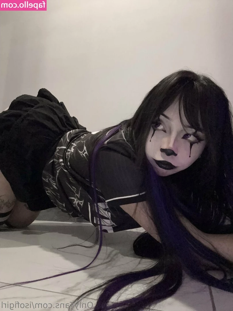 Isofigirl - Give me a dollar