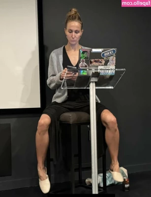 Nikki Glaser [ nikki-glaser ] - Would you like to eat me? 😘