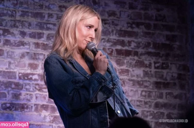 Nikki Glaser [ nikki-glaser ] - 10 of my best B G videos and some extra pics     Creampie   Facial  