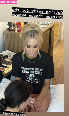Nikki Glaser [ nikki-glaser ] - I think white and green goes nicely with my girldick🤍🌿🤍
