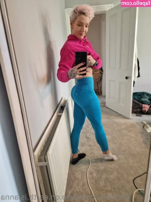 who.on.earth.is.anna [ who-on-earth-is-anna ] - Feet 😋👅