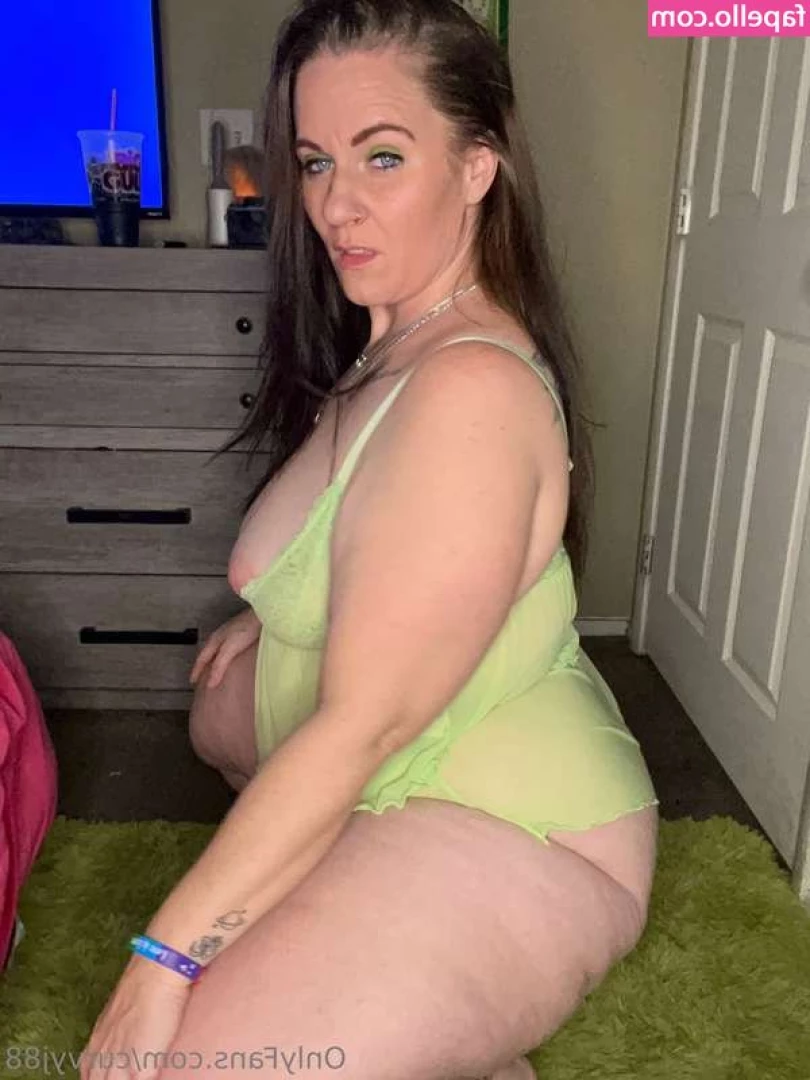 curvyj88 - Buy some content from me this weekend and get a free personal minute
