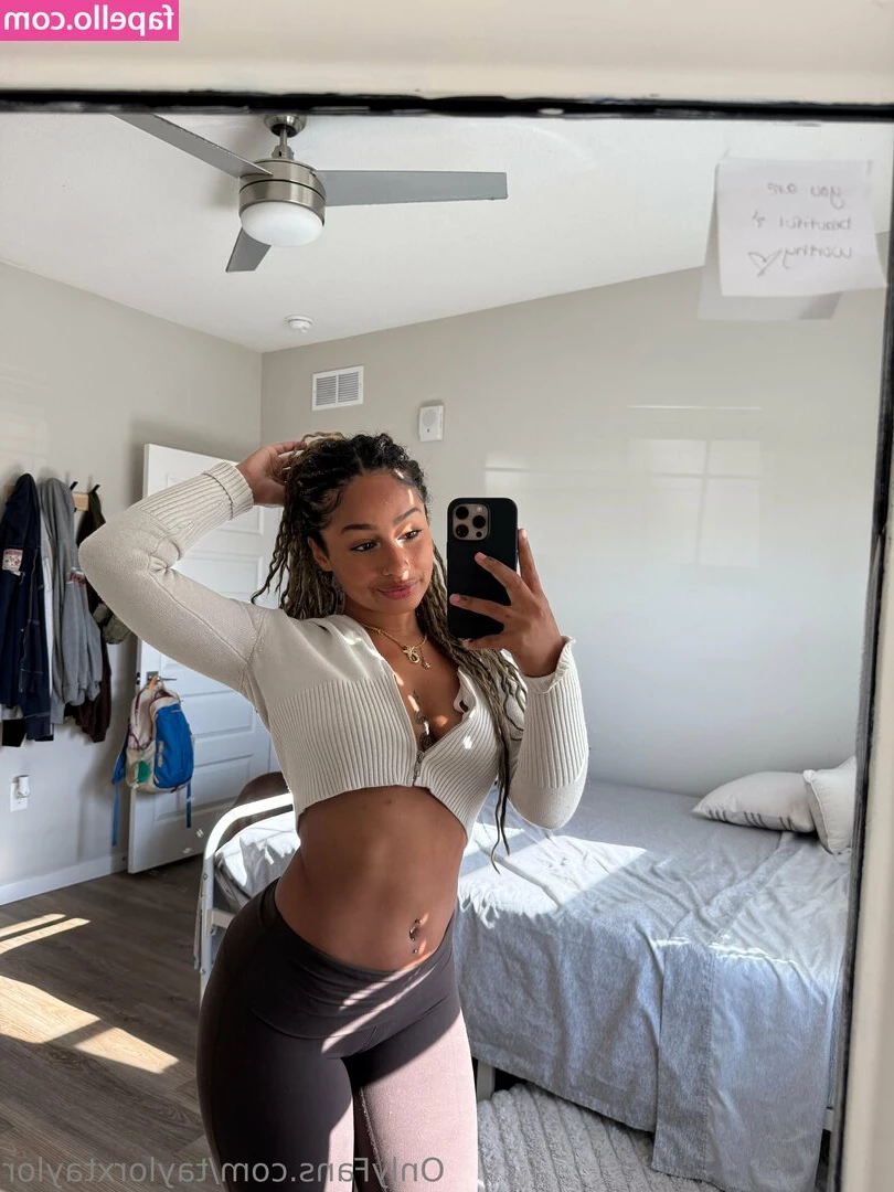 taylorxtaylor [ taylorxtaylor-1 ] - Goodnight and if you dream about me remember I like it rough