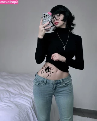 bunnygirlnabi - LOVE GIRLS IN APRONS  Message me to purchase this set of TWENTY  20 