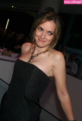 Winona Ryder [ winona-ryder ] - I m crazy  but you like that