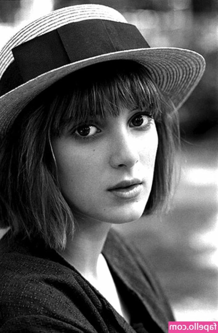 Winona Ryder [ winona-ryder ] - Bank Teller Brooklyn Erotica   It was just a normal banking day 