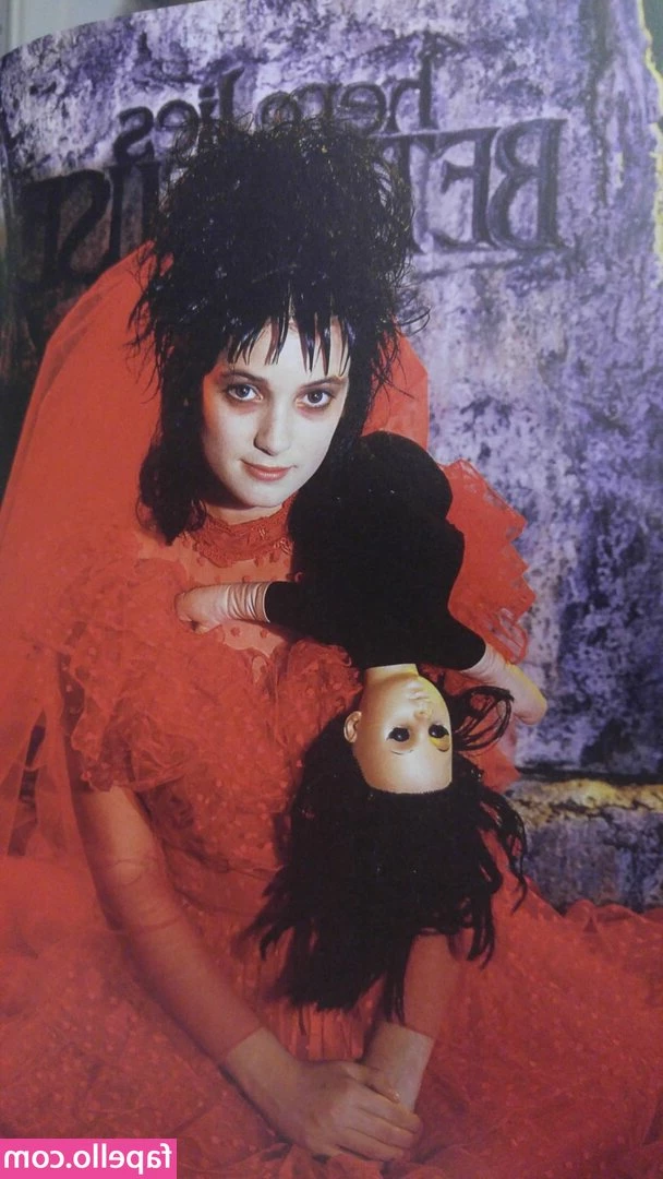 Winona Ryder [ winona-ryder ] - Hi babe, come play with me tonight , I’m craving some naughty fun