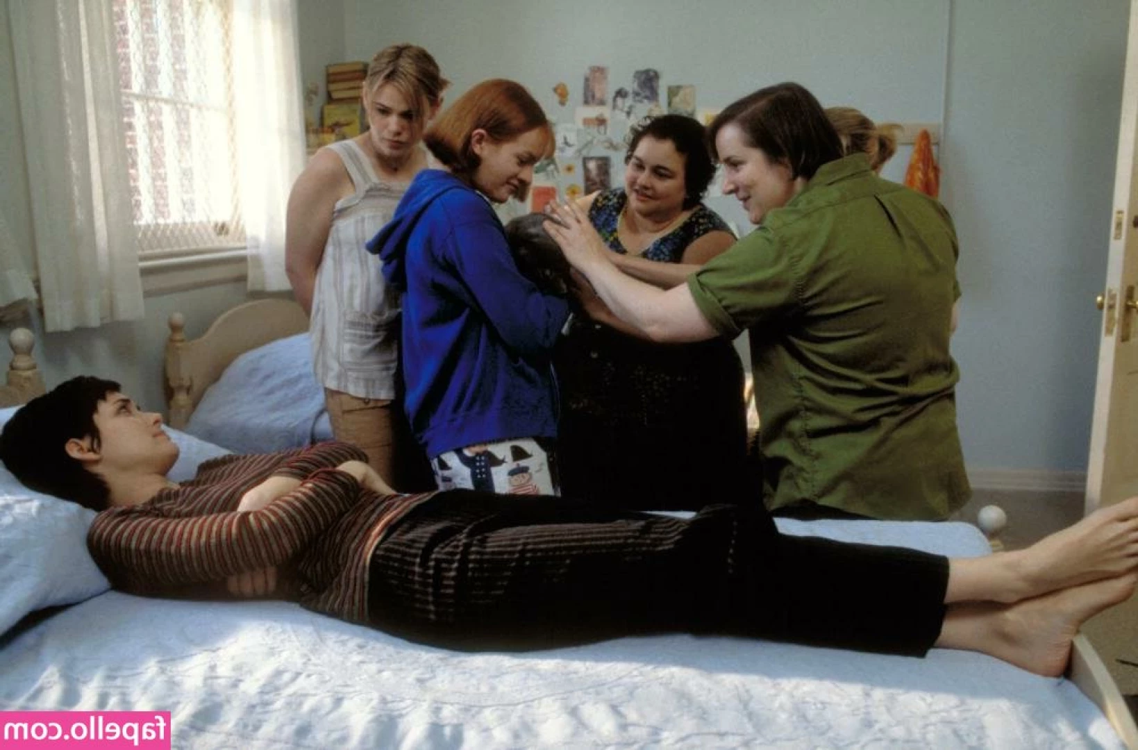 Winona Ryder [ winona-ryder ] - Currently accepting tips to take my beautiful four poster bed to new