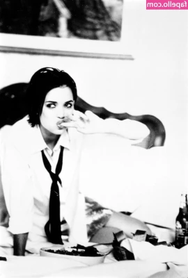 Winona Ryder [ winona-ryder ] - Havin some fun