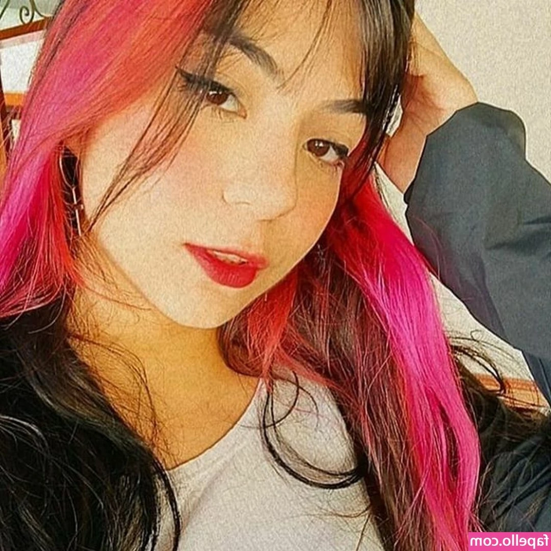 Jojotshy - Who wants to spank me 😈😈
