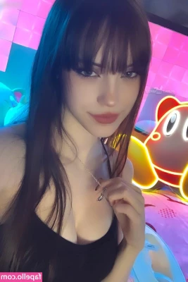 BunnyGirlBree - Good Morning. Come take your breakfast🥣🍑🍔