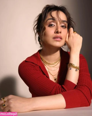 Shraddha Kapoor [ shraddha-kapoor ] - Big Ol Treat 😍💋