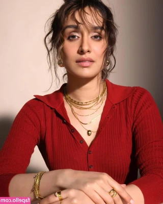 Shraddha Kapoor [ shraddha-kapoor ] - Dream Diddle Photos of tones of Boobage 😋