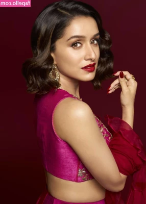 Shraddha Kapoor [ shraddha-kapoor ] - Merry Christmas to you all! Don’t forget my VIP page is 75% off