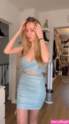 Lourene Gollatz [ lourene-gollatz ] - Hey LOVER come help your girl, oil her FAT ASS 🥹❤️  Pretty