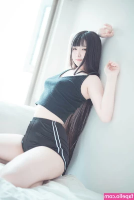 落落Raku [ raku ] - Tite photo nocturne