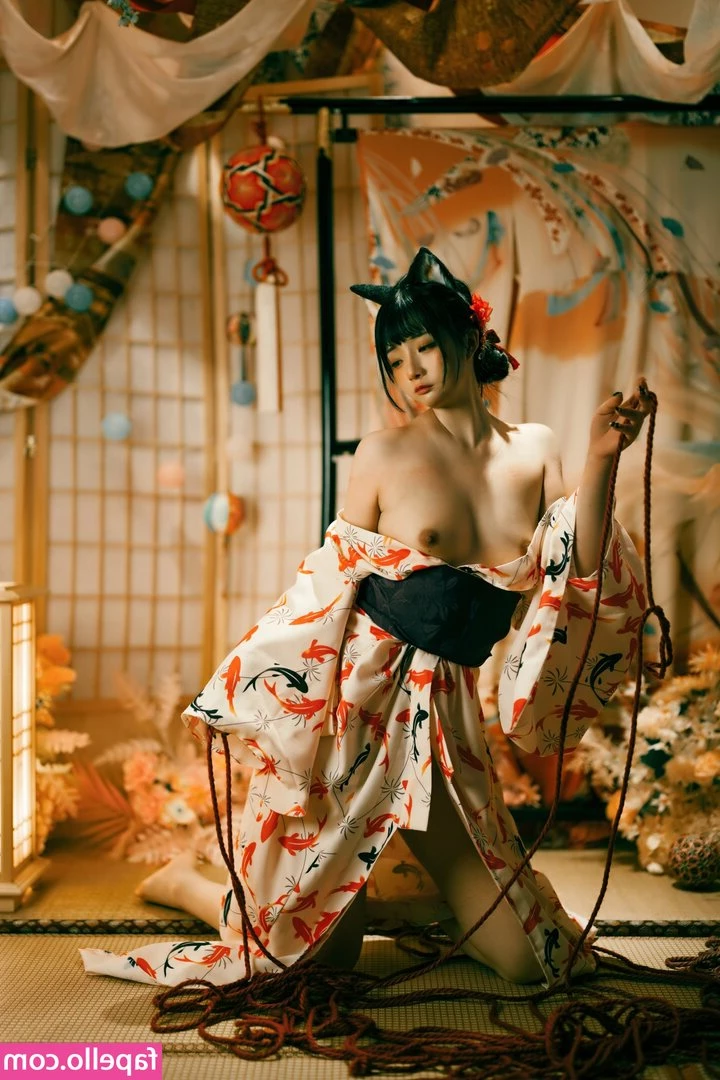 落落Raku [ raku ] - Who tryna suck me up   dm me now I m bored and horny