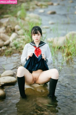 落落Raku [ raku ] - Throwback to my matte black toes