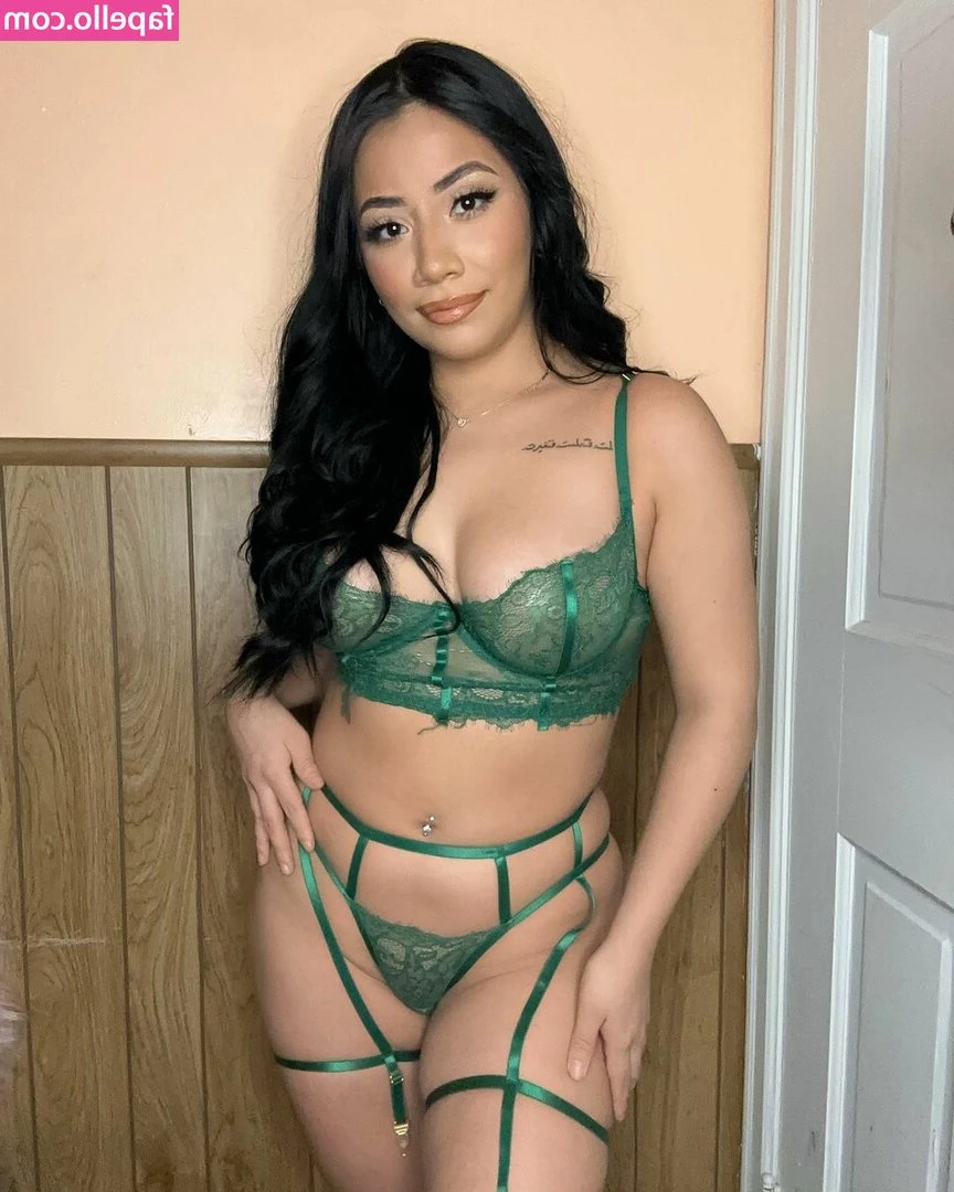 Karla Perez [ karla-perez ] - While I’m on the road I’ll let y’all see a lil sum of the vid