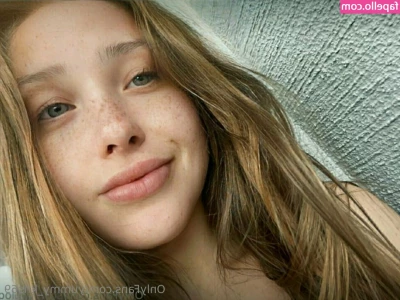 yummy_kris69 [ yummy-kris69 ] - Made it to my new place! New pics tomorrow in my brand new room 😇