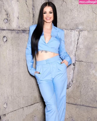  [ paigewwe ] - happy monday   about to send out of a ppv  pls buy so i can buy more