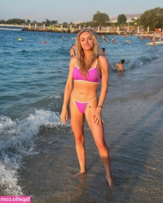  [ katie-mcglynn ] - TONIGHT LIVE WITH THIS HOTTIE