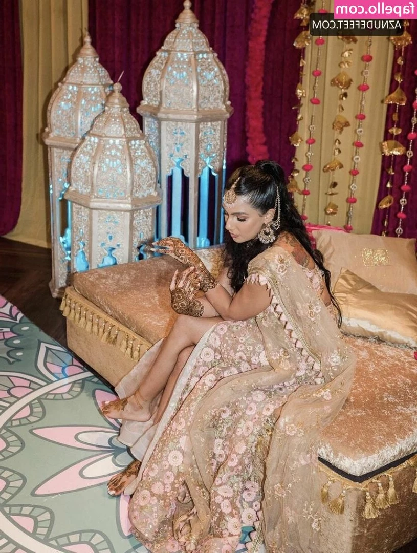 Jaz Saini [ jaz-saini ] - Stream started at 04 27 2024 10 34 pm  do you like my new outfit