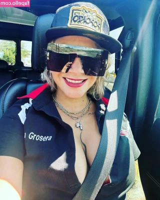 la_gr0sera [ la-gr0sera ] - i literally had a dream i was in the top 90  and i was so sad