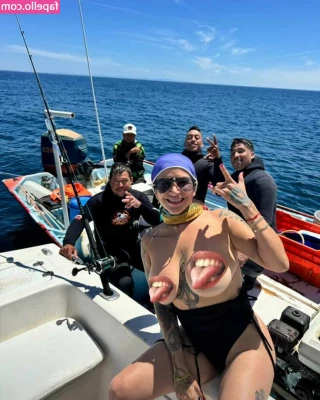 la_gr0sera [ la-gr0sera ] - Wet Pussy Wednesday   I ve been so dripping horny lately   with only