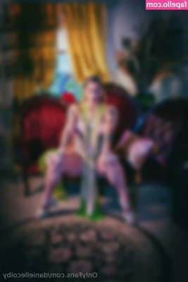 daniellecolby - 人總是只在意眼前的 卻不想想最好的