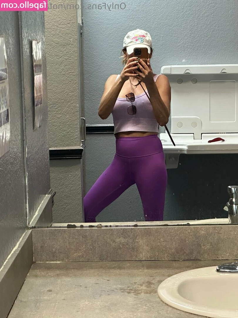 nofacemom77 [ nofacemom77-23 ] - I m on vacay in Miami for Ultra until Monday and will be back and