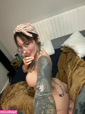 kittyquinntv - My tits look great at this angle don t ya think
