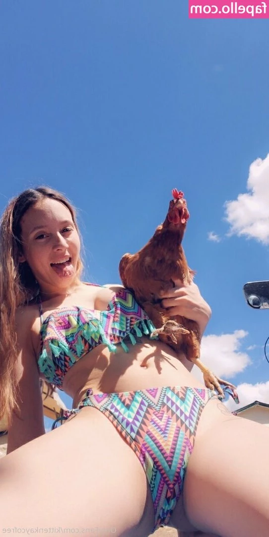 misskaycofree - Amores saudades! Estou relax no meio do mato. Hi baby, relaxing time