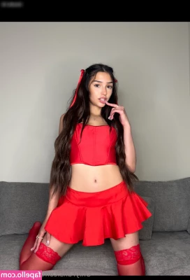 Layla Jenner [ layla-jenner-4 ] - Kiss Me