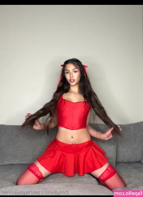 Layla Jenner [ layla-jenner-4 ] - Just a cheeky tease to start