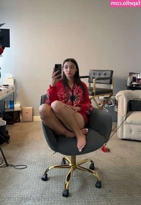 Layla Jenner [ layla-jenner-4 ] - Come get your key