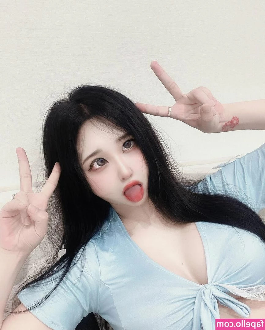 jelly_0_0 [ jelly-0-0 ] - The bratty sub in two different moods