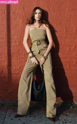 Hailey Baldwin Bieber [ hailey-baldwin-bieber ] - Morning😇😈