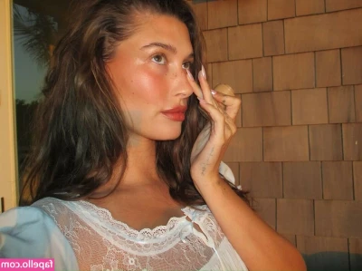 Hailey Baldwin Bieber [ hailey-baldwin-bieber ] - I made a long version with better light   Over 2min  I send it to you